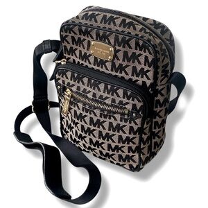 Vintage MICHAEL KORS BEDFORD ZIP CROSSBODY BAG 7 x 9 x 4 Like New Tan/Black